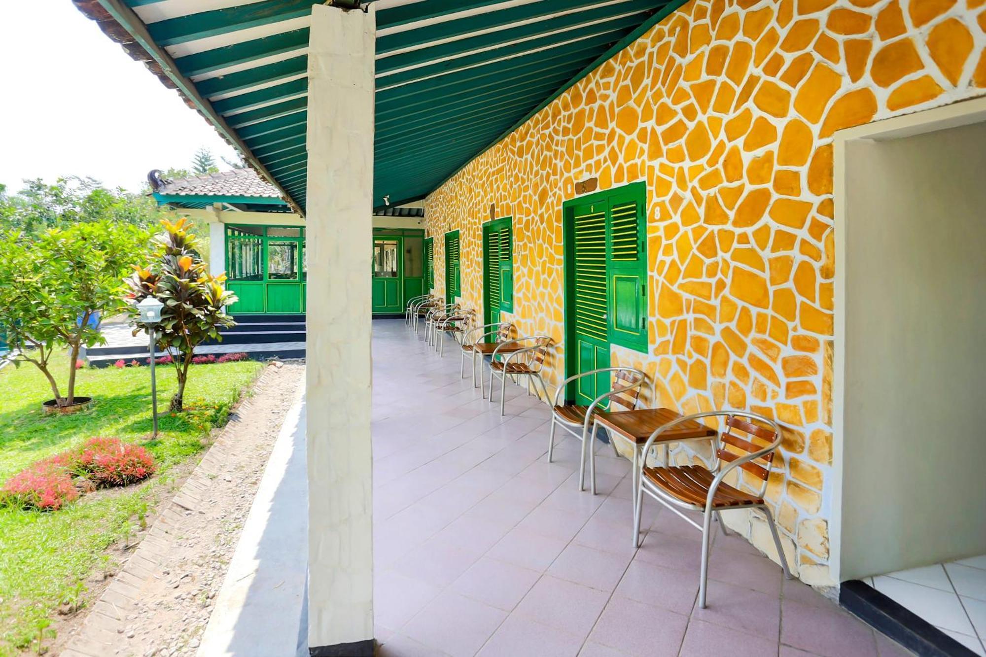 Super Oyo 1959 Penginapan Kepurun Pawana Indonesia Sleman  Exterior photo